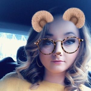 Meet your Posher, Cece